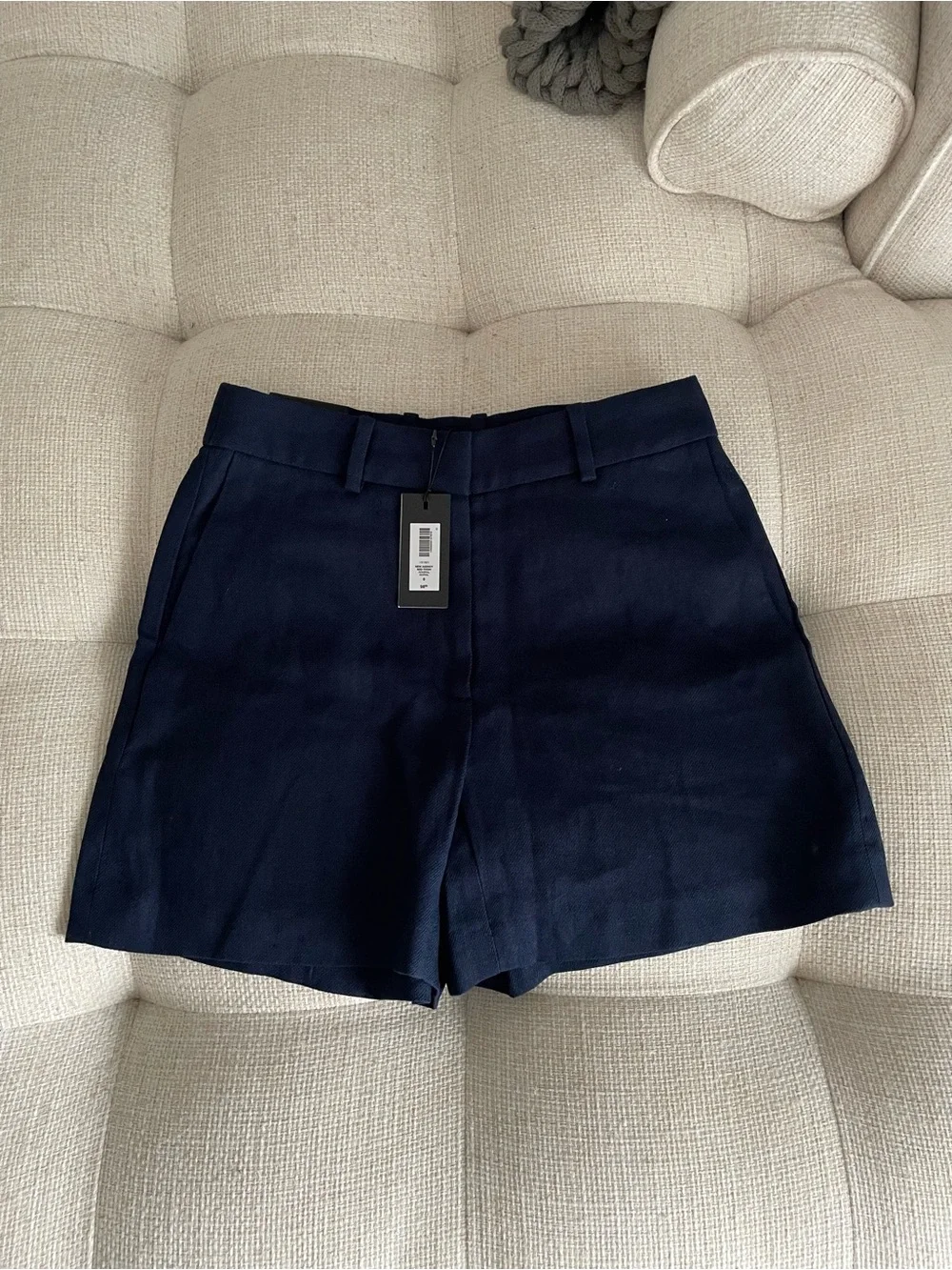 NWT Aritzia Babaton New Agency Mid-Thigh Short PowerLinen™ Admiral Navy $98